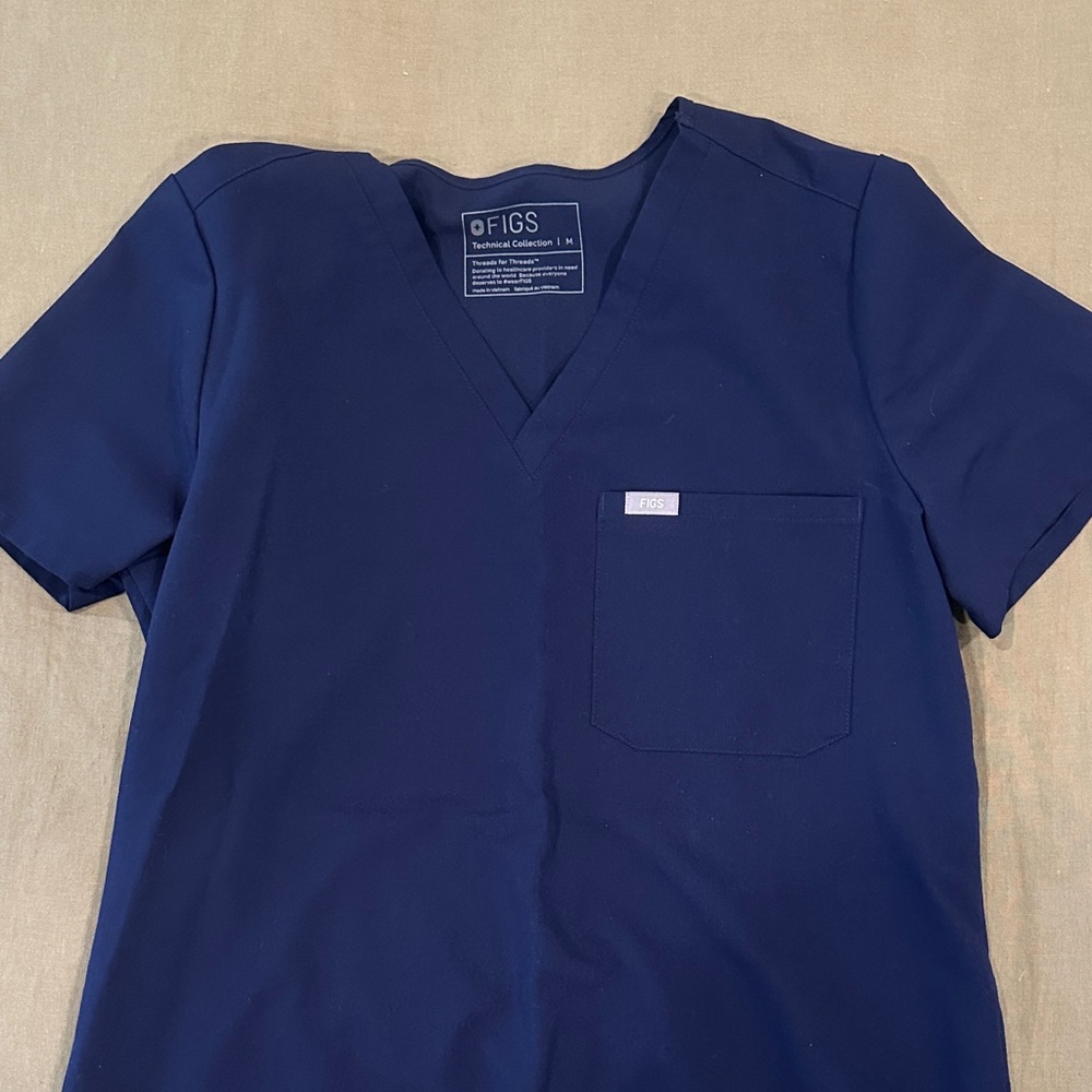 FIGS Catarina Scrub Top